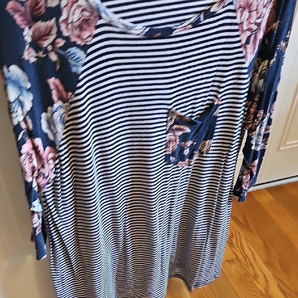 Women's Striped and Floral Top - Blue and Pink - Picture 4 of 5